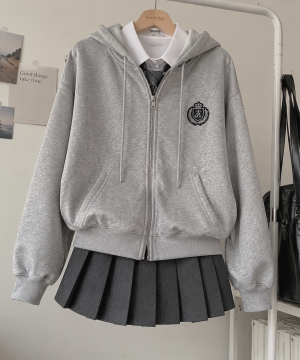枫川某校女性校服.png