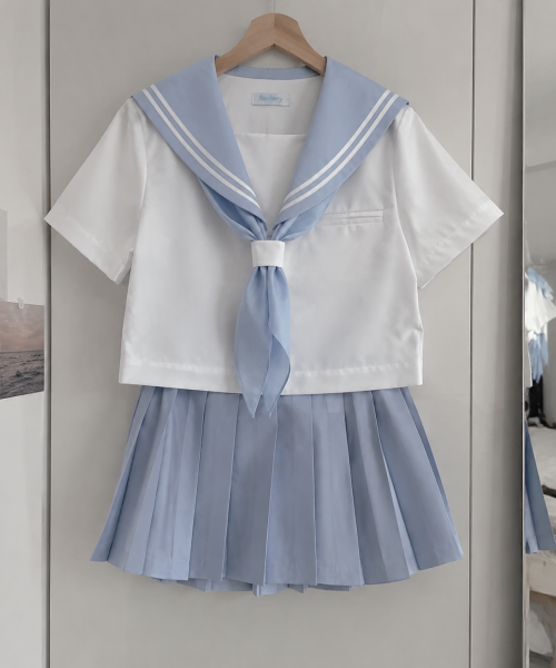 文件:凯特共和国虹色市虹湾第七中学初中校服.png