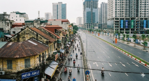 远望城市区景象，正在快速翻新.png